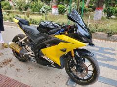 YAMAHA R15 V3